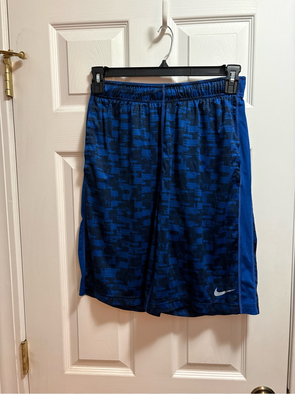 Nike Men's Royal Blue and Black Patterned Athletic Shorts